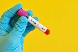 Widespread selenium deficiency among cancer patients worsens their prognosis
